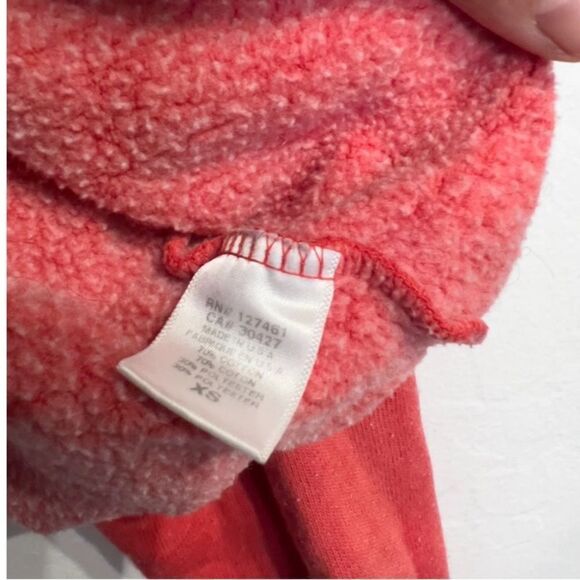 WILDFOX Monte Matador Womens Crop Sweatshirt Fleece Graphic XS Cherry Red Boho - Picture 7 of 7